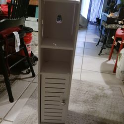 28in WOOD CABINET GD BATH ROOM ETC 9 FIRM