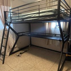 Modern Loft Bunk Bed with Desk – Excellent Condition (Full Size)