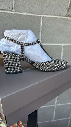 Black and gold shoes