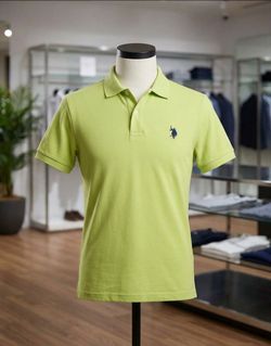 Boys bundle 4 shirts like new size medium