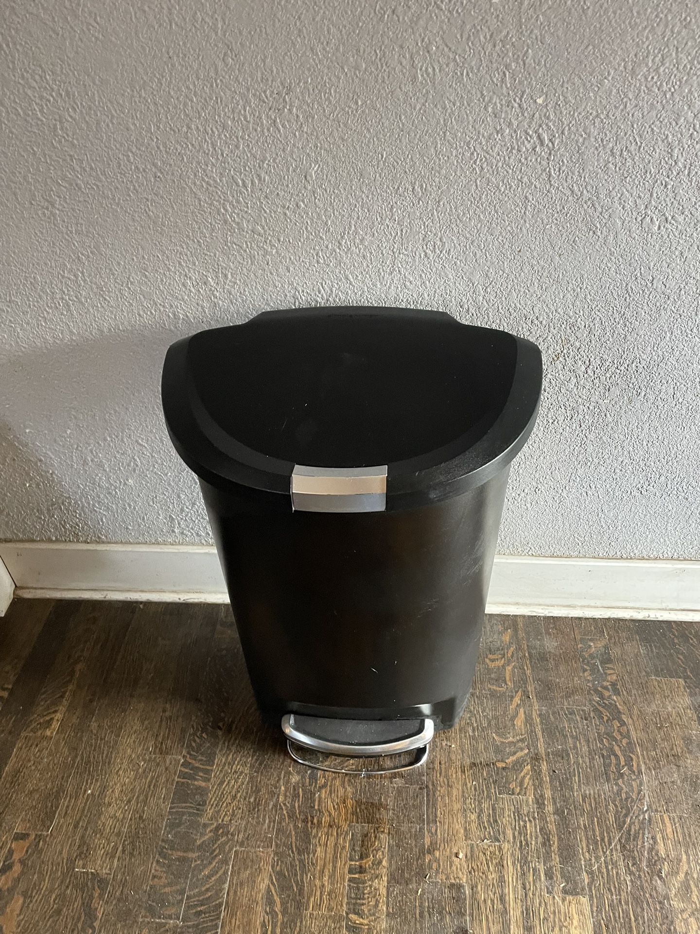 simplehuman 13 Gallon Plastic Step On Trash Can, Semi-Round Kitchen Garbage 