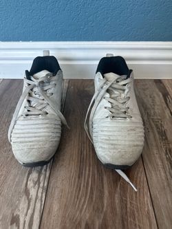 🏈 Riddell Men’s Football Cleats – Size 8 – $5