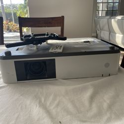 Sony VPL-PHZ10 Projector