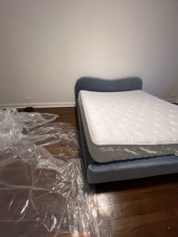 NEW UNUSED - King Size Medium Firm Mattress