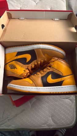 Jordan 1 Mid