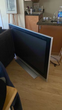 Maxent Flat Screen TV