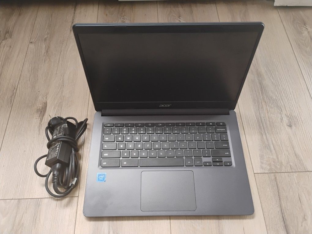 Like New ACER Chromebook Laptop 