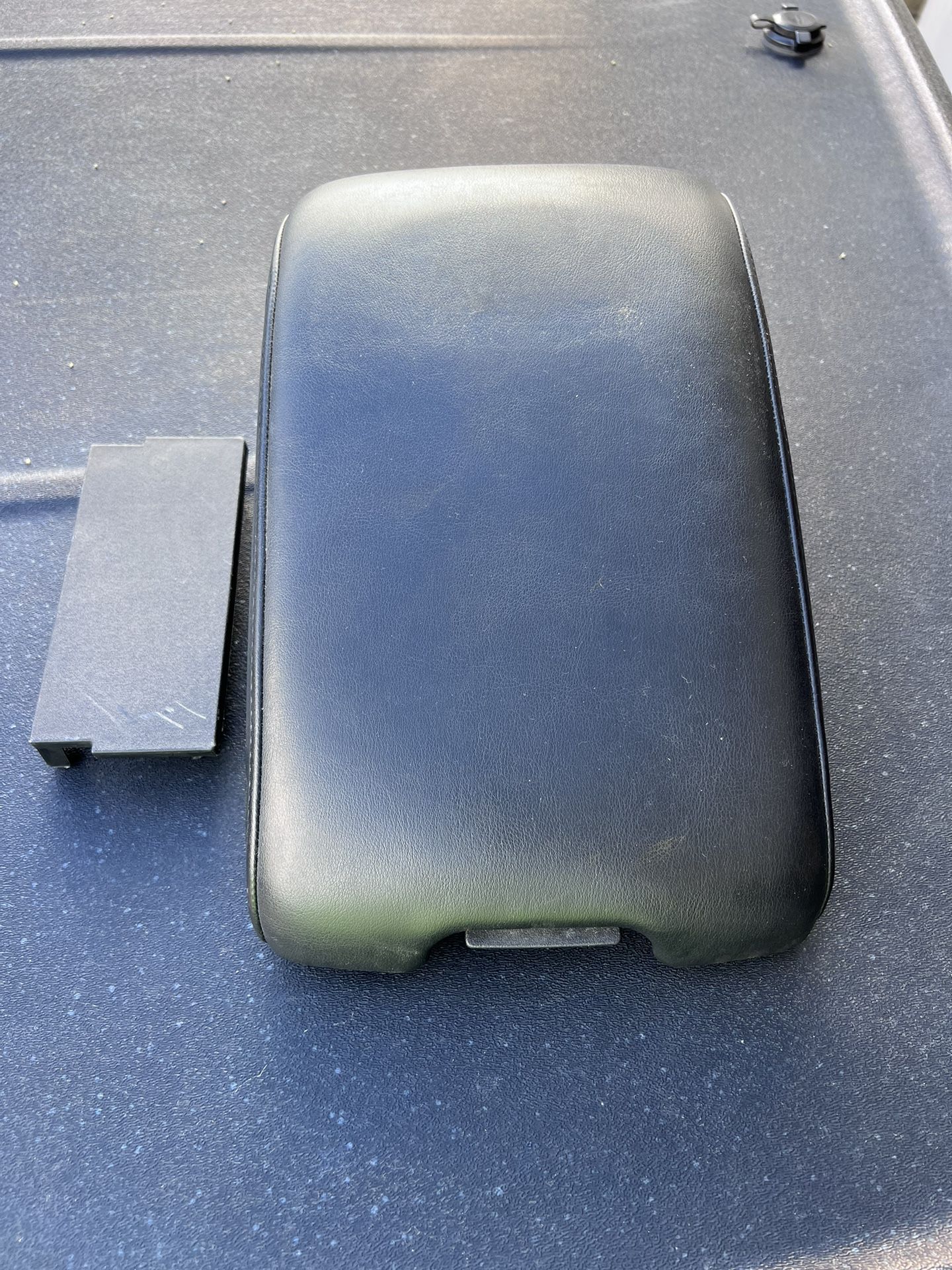 2008-2010 G37 Coupe Black Leather Armrest