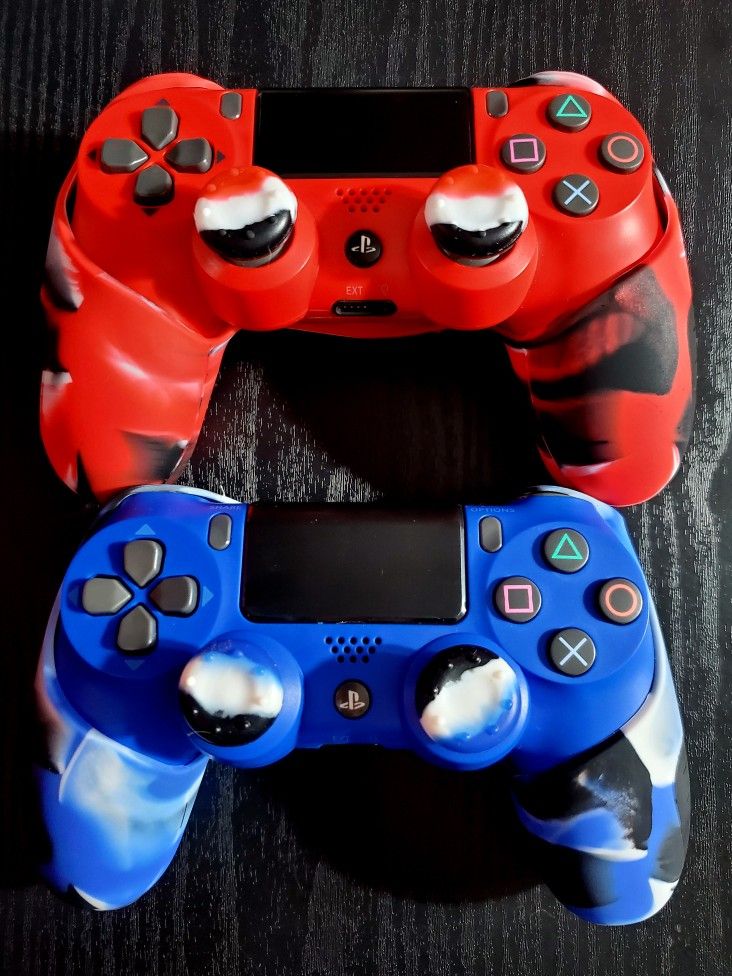 PS4 Controllers