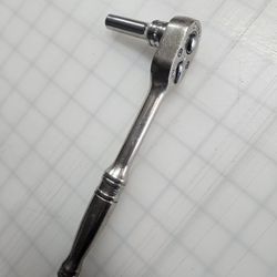 Snap On Rachet And One Socket 