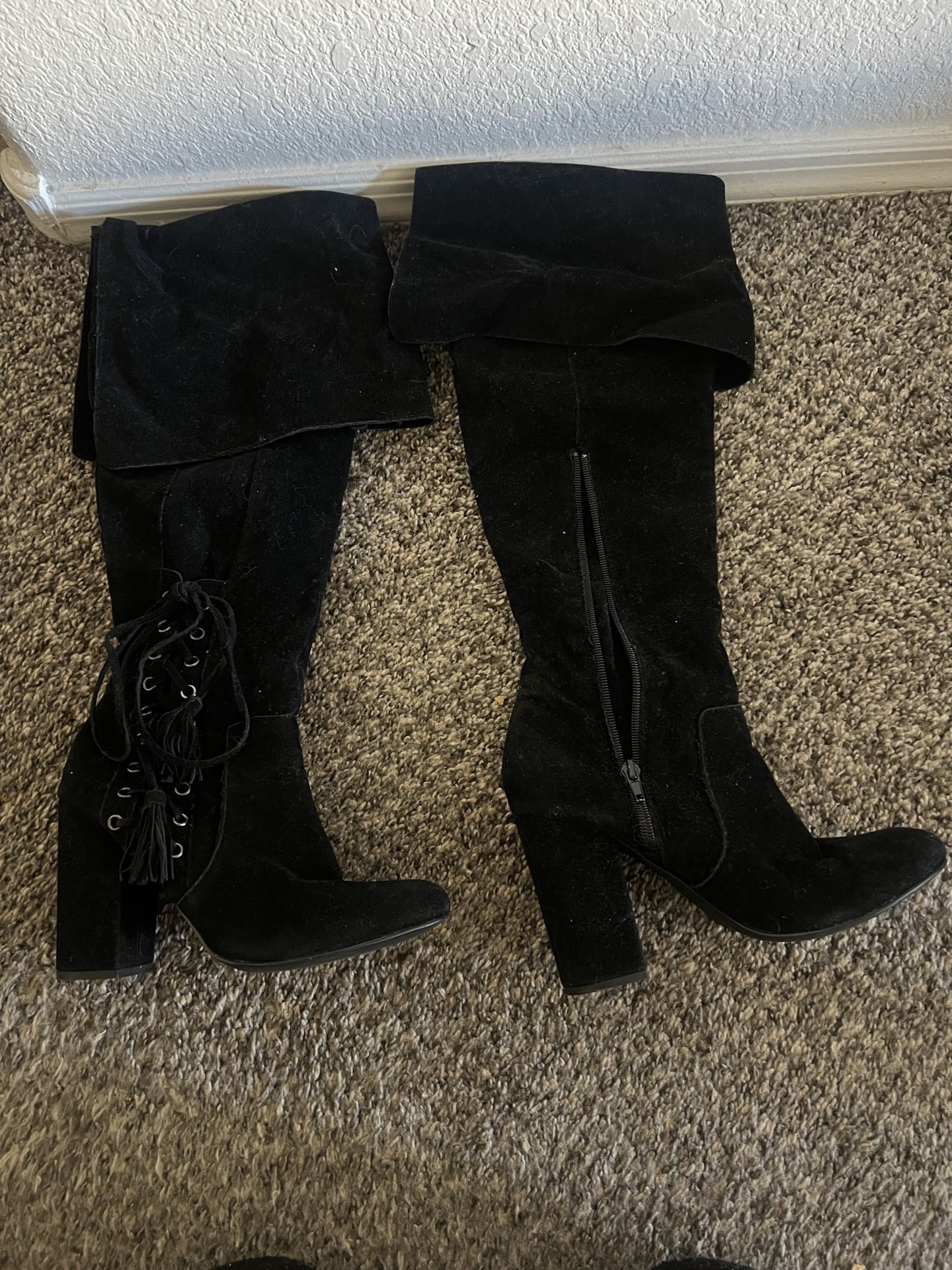 Black Boots 