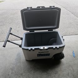 Insulated Igloo 75 Quart Cooler