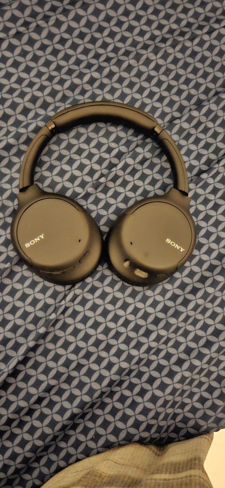 Sony Wireless Bluetooth Headphones. Noise Canceling.