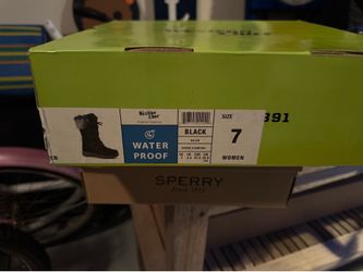 Women’s snow boots