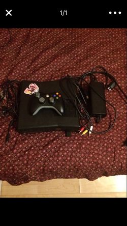 Selling Xbox 360 for 55$ comes with one controller and cords and controller charger