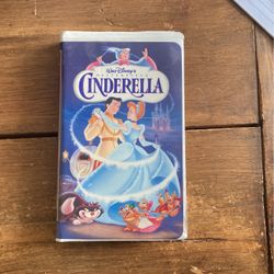 Disney Classic “Cinderella “ RARE Masterpiece Collection #5265