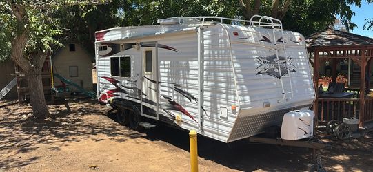 2009 Weekend Warrior 21 Ft.