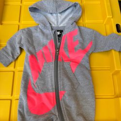 Nike Infant Outfits