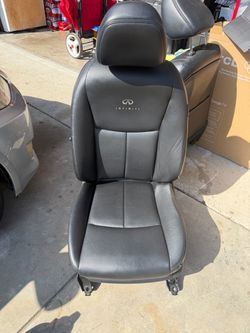 Q50 seats