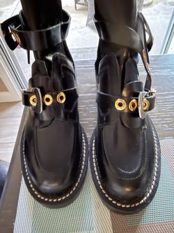 Size 6 very good condition