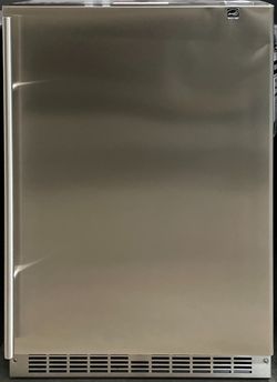 SILHOUETTE Refrigerator Mini Fridge SPRAR055D1SS 00589 .