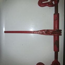 Heavy equipment Chain tightener