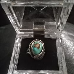 BEAUTIFUL VINTAGE HAND MADE STERLING SILVER WITH TURQUOISE STONE PINKY RING 