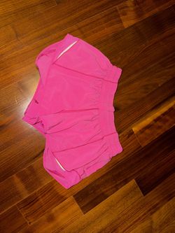 pink lululemon 2.5 shorts size 6 