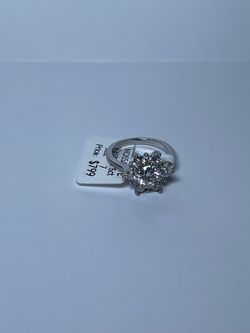Moissanite 1.5 carats size 7 gorgeous ring originally $799