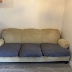 Room & Board Sofa – 3 Seater Couch (Solid & Comfortable)