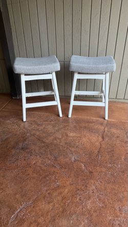 Set of 2 stools