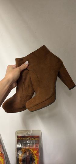Boots heels size 9.5