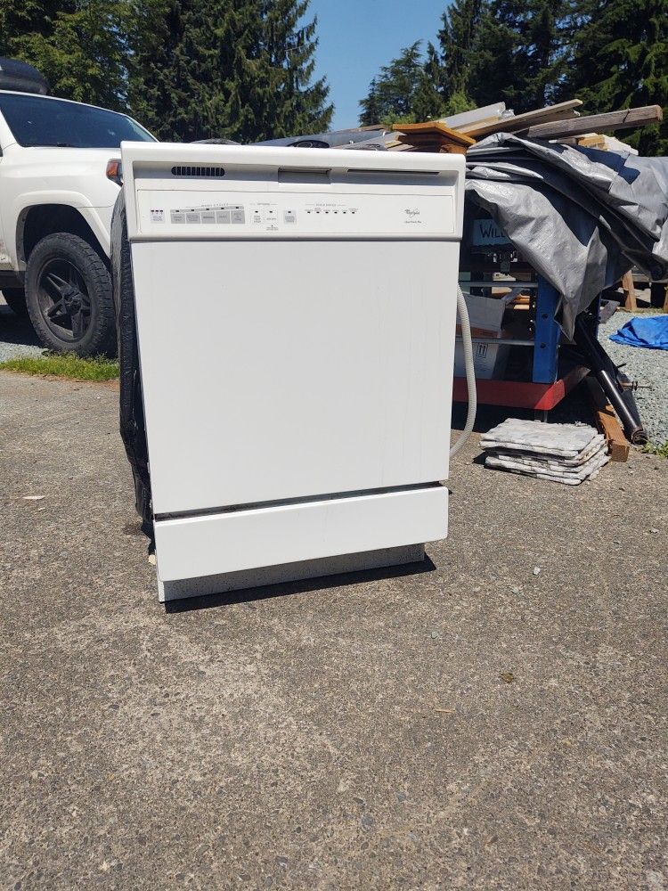 Whirlpool Quiet Wash Plus : Dishwasher