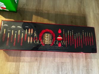 Makeup brushes