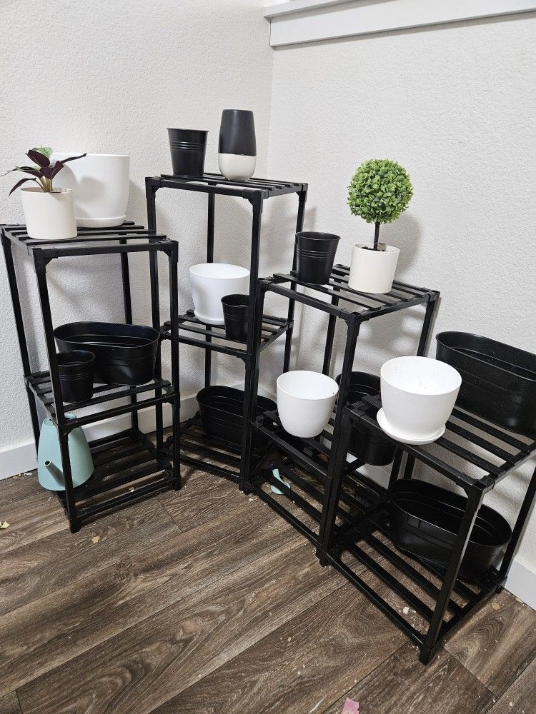 Shelves And Pots