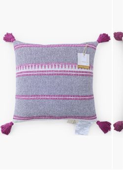 Artisan 34 India Knit Throw Pillow Pink, Cream, & Black Geometric