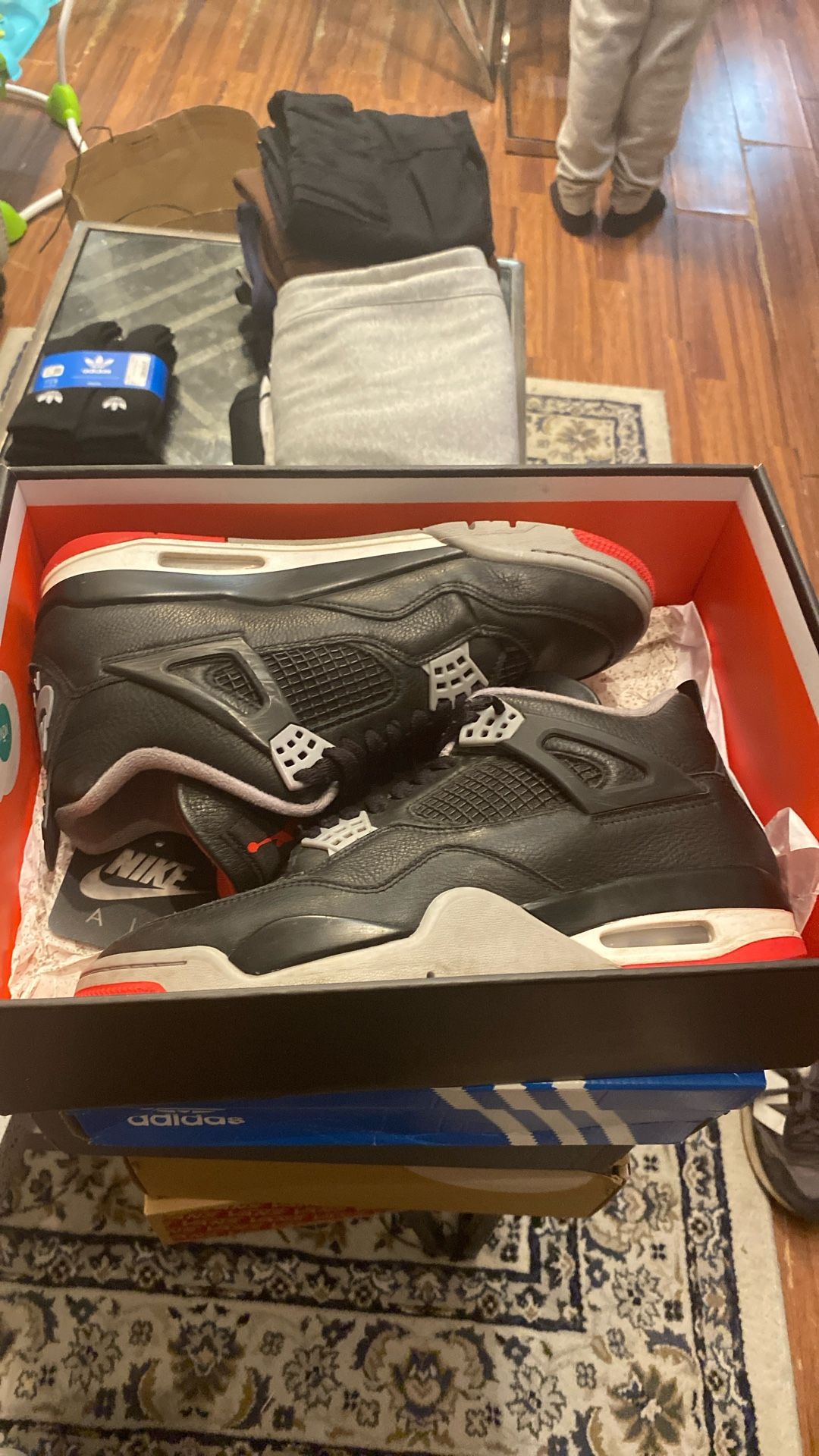 Air Jordan 4 Retro Size 8.5.