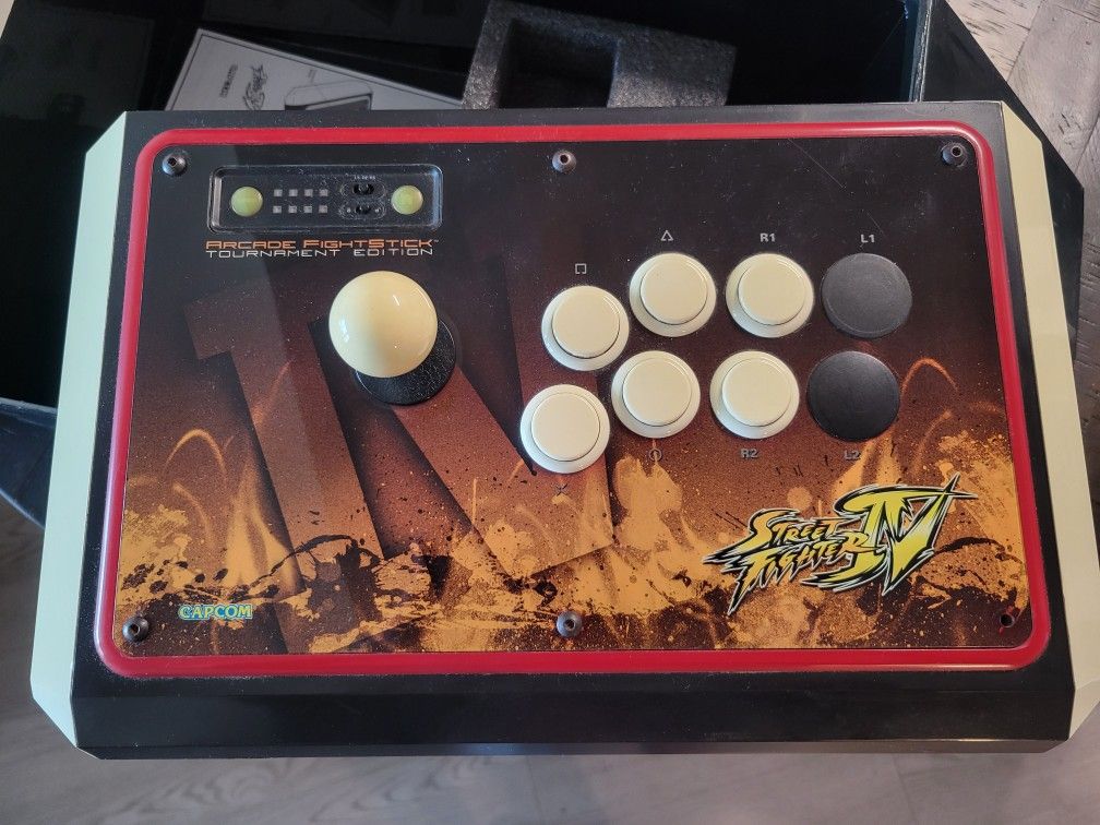Madcatz Street Fighter 4 Tournament Edition Fightstick For PS3