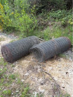 5’ no climb metal fencing +9 7’ T-posts