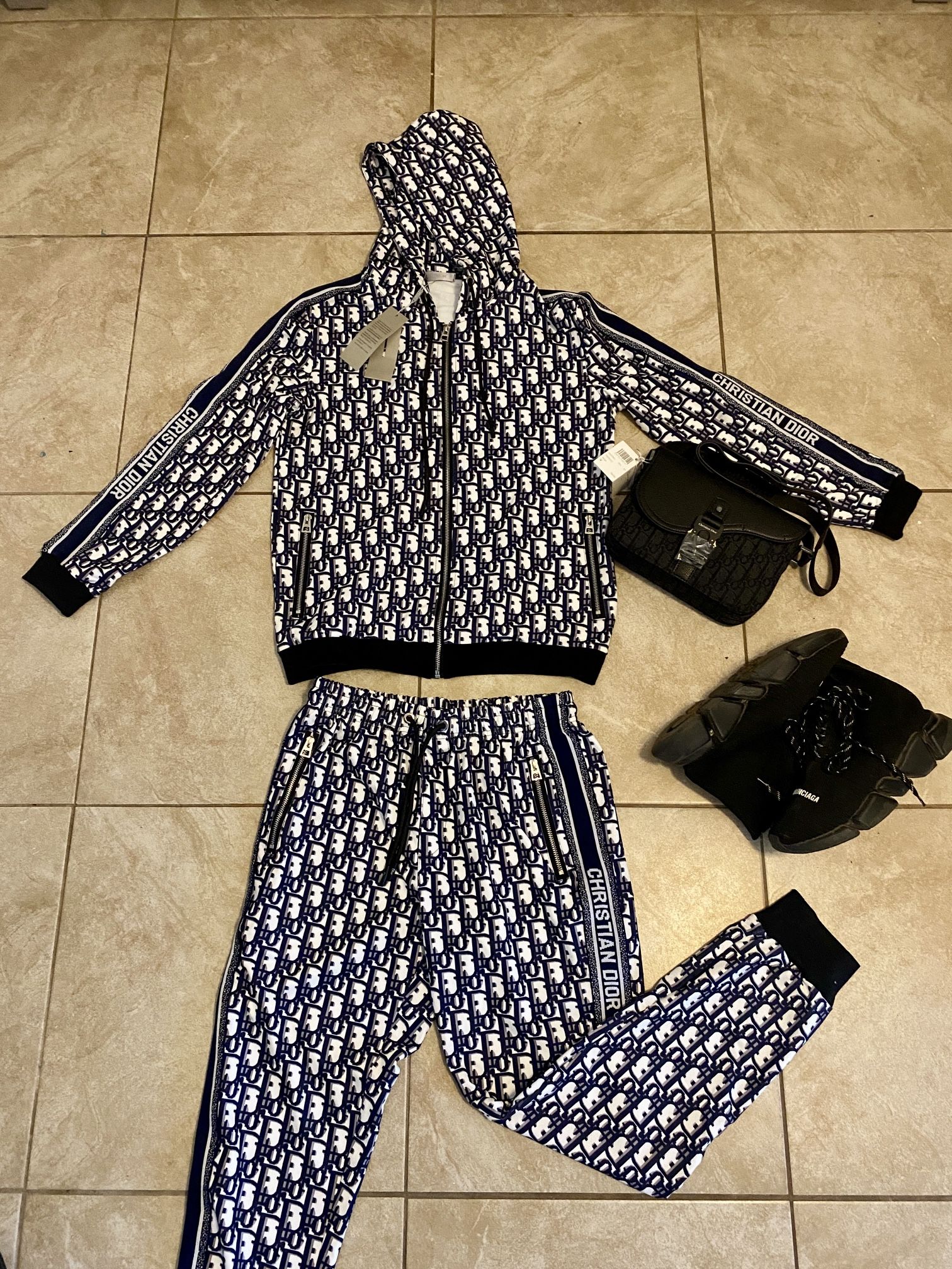 Men’s Dior Zipup & Sweatpants