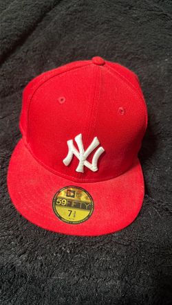 Red Yankees hat fitted