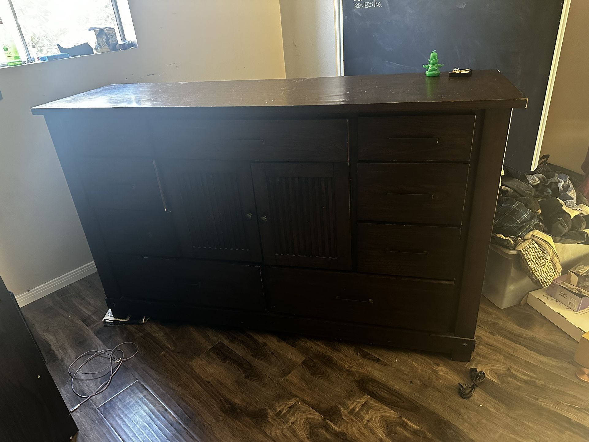 Armoire / Dresser (large)