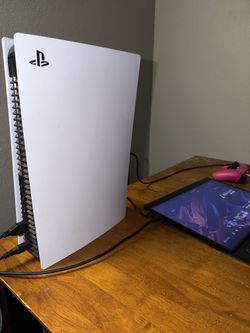 PS5 Disc Edition + Controller + 7 Games