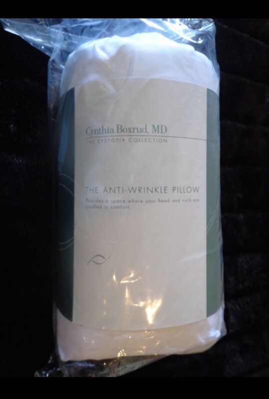 CYNTHIA BOXRUD MD, THE EYETOPIA COLLECTION ANTI-WRINKLE PILLOW