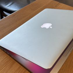 Apple MacBook Pro Retina Display Intel dual core i5 processor 8GB RAM 256GB SSD STORAGE DRIVE $220 