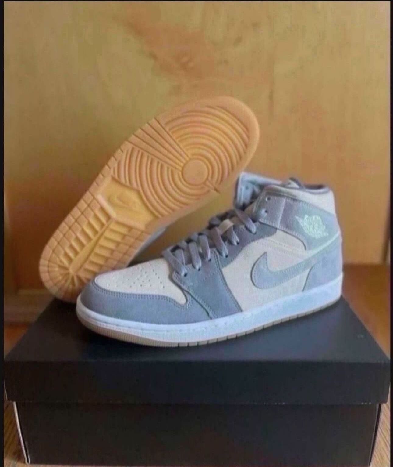 Nike Air Jordan 1 Mid SE Coconut Milk Particle Grey Sz 10.5 DN4281-100 Brand New