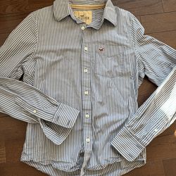 Men’s Pinstripe, Size Medium Hollister Dress Shirt $12