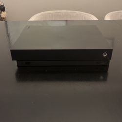 Xbox One X 1tb (comes with controller)