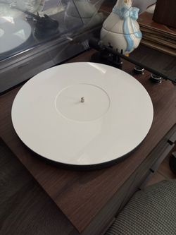 Crosley C62 vinyl player