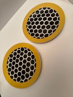 2 Small Bee Style Plates